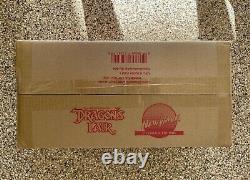 New Wave Toys Dragon's Lair x RepliCade Red Overhaul Edition 1/6 Arcade Cabinet