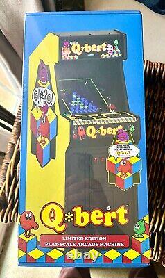 New sealed New Wave Toys REPLICADE QBERT qbert 1/6 scale video game withall boxes